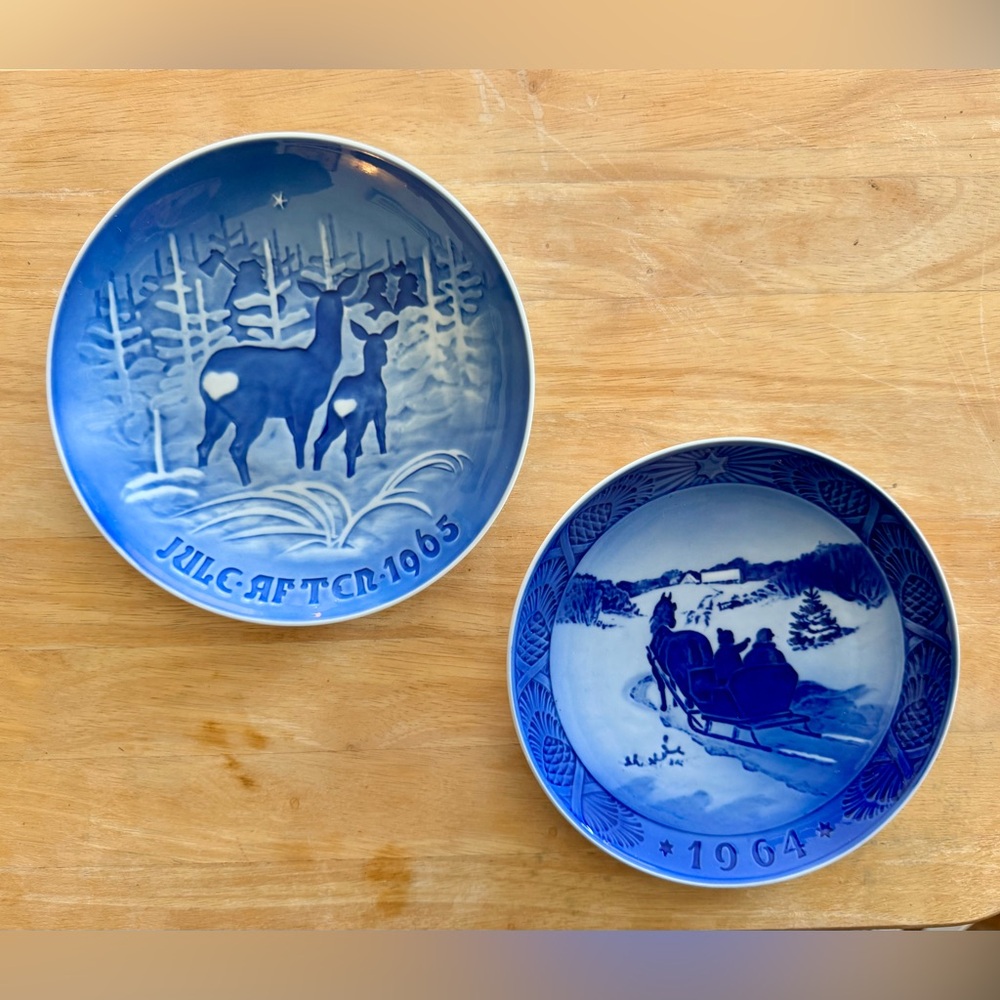 Vintage porcelain collectible Christmas plates by Bing & Grøndahl in 🇩🇰